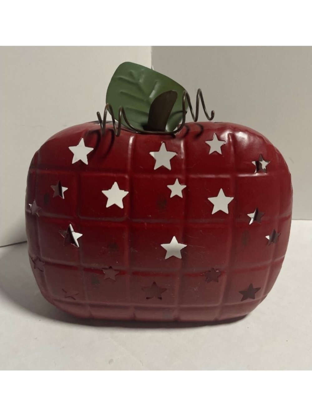 Metal Apple Star Cutout Tea Light Candle Holders Red Set Of 2 Rustic Home Decor - Picture 9 of 16
